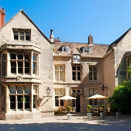 The Old Deanery - Restaurant with Rooms Отели в г. Рипон