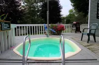 Nordic Chatlet - Pools - Hot Tubs - N Conway - 3 Ski Mtns!
