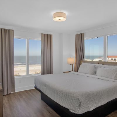 Three-Bedroom Deluxe Suite with Ocean View The Avalon Club Promo Code