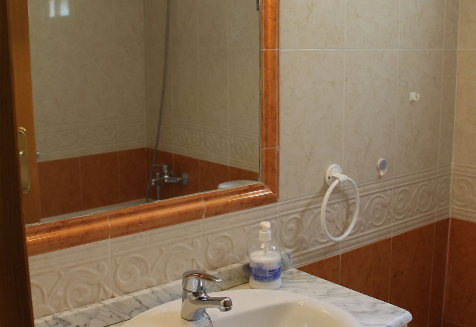 公寓， 三卧室 （5名成人 + 1名小童）