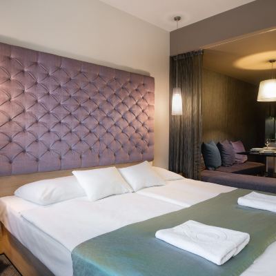 Deluxe One-Bedroom Apartment Onyx Luxury Promo Code