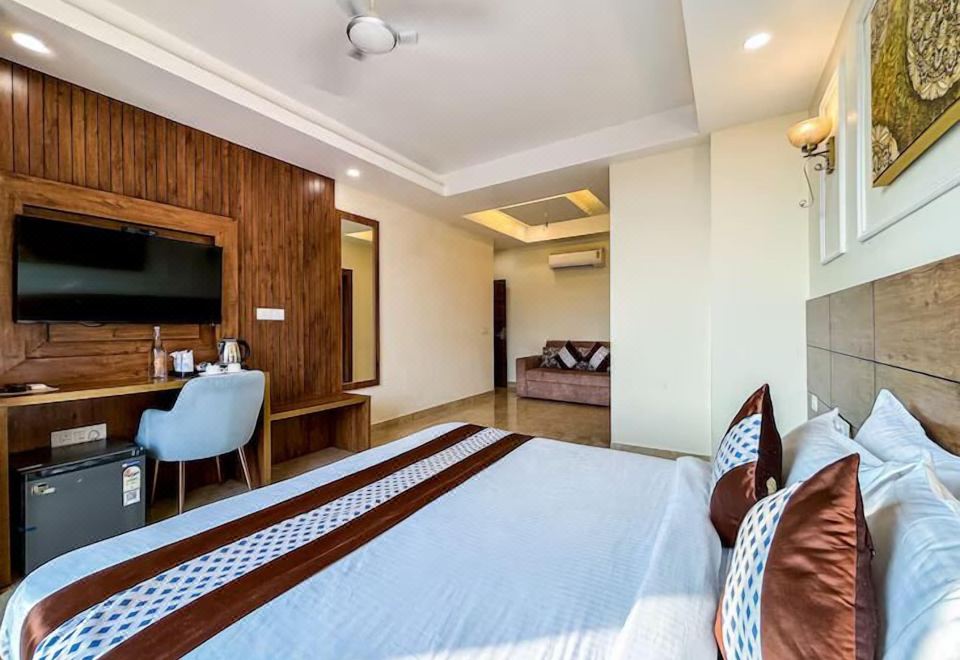 Hotel Nirvana Bliss, Behind Parmarth NiketanExecutive Double Room