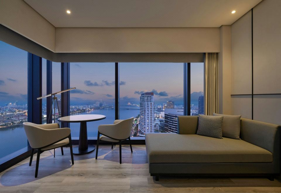 行政特大床河景房