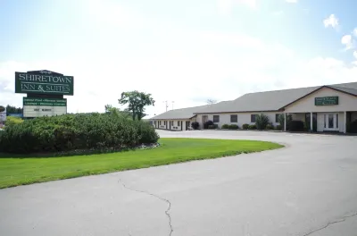 Shiretown Inn & Suites Hôtels à : 