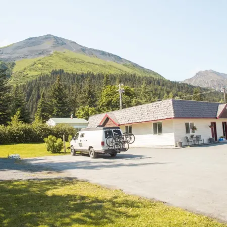 Trailhead Lodging Отели в г. Сьюард