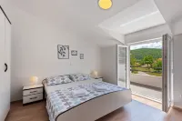 Modern Private Villa Bonaventura with Pool & Jacuzzi & BBQ for Families & Groups Near Split