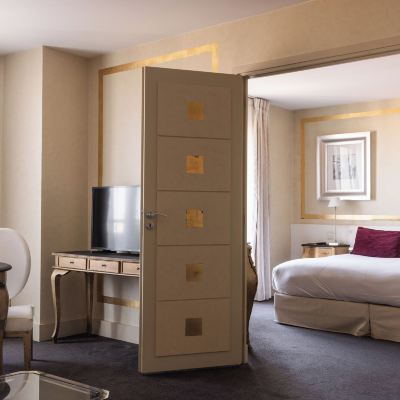 Deluxe Suite Renoir Promo Code