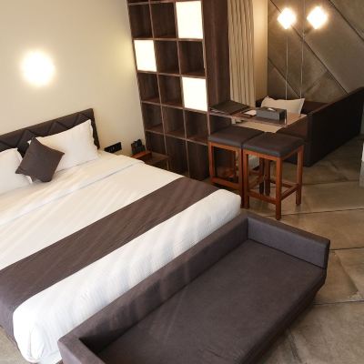 Club Double Room De Glance Hotel Promo Code