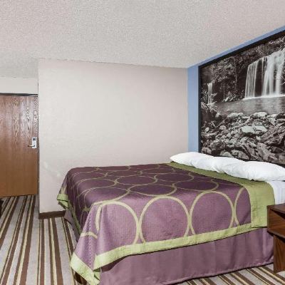 Queen Room-Accessible-Smoking Super 8 by Wyndham Jonesboro Promo Code