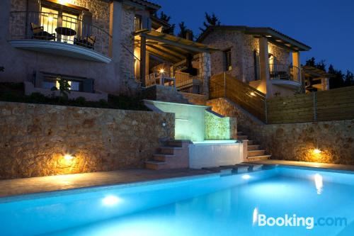 两卧室别墅带私人泳池