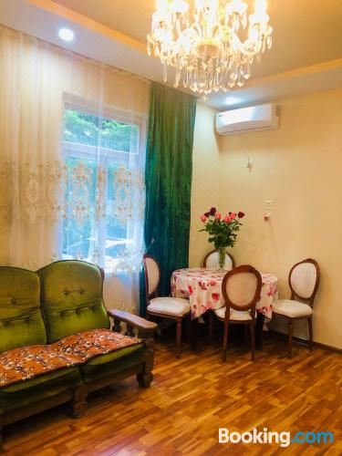 带山景的双人间