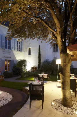 Maison Philippe le Bon Hôtel, Restaurant & Bar le 19 Hotels in 