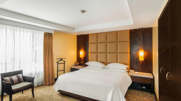 Sheraton Guayaquil Hotel Room