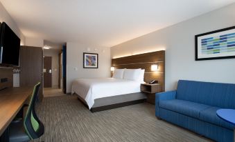 Holiday Inn Express & Suites Deland South