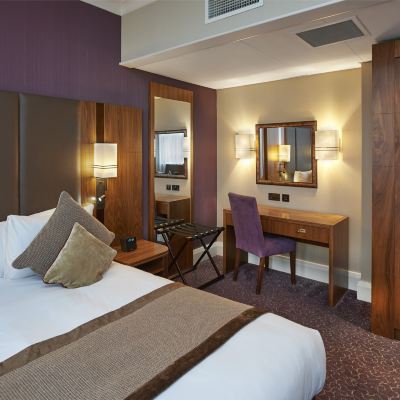 Premium Queen Room with Sofa Bed Crowne Plaza London Ealing, an IHG Hotel Promo Code