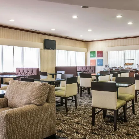 Comfort Suites