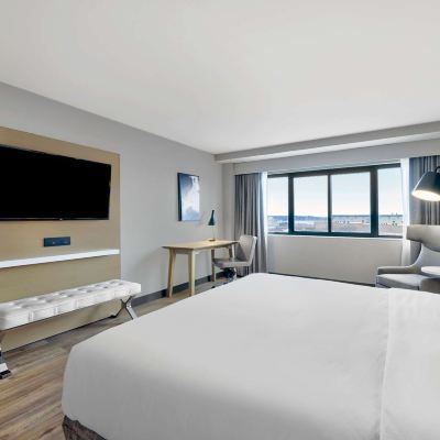 King Room DoubleTree by Hilton Davenport Promo Code