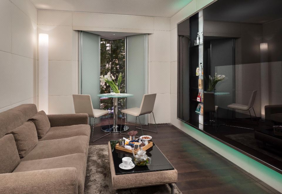 城市全景 2卧室超越 ME+ 套房