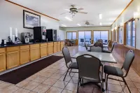 Days Inn & Suites by Wyndham St. Ignace Lakefront