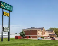 Quality Inn & Suites Davenport Near I-80 Hotels in 