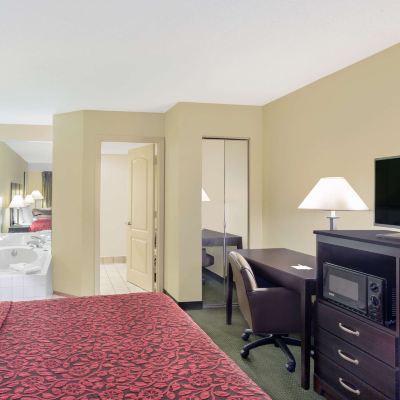 King Studio Suite-Smoking Days Inn & Suites by Wyndham Columbia Airport Promo Code