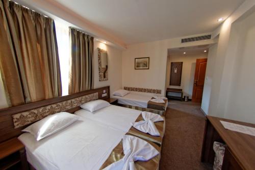 带阳台的三人房