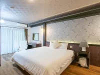 Yufuin Besso Shikisai Hotel