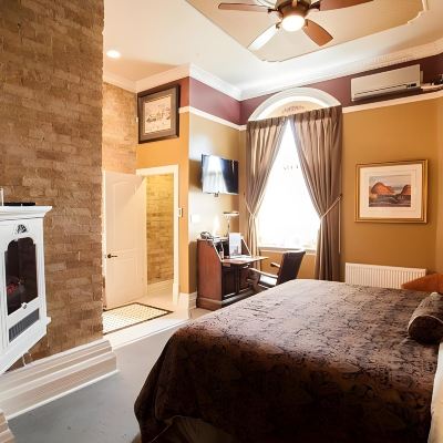 Executive Suite, Ensuite (King Edward) Clocktower Inn Promo Code
