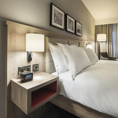 Deluxe King Room with Pitch View and Balcony Hilton Garden Inn Manchester Emirates Old Trafford Promo Code