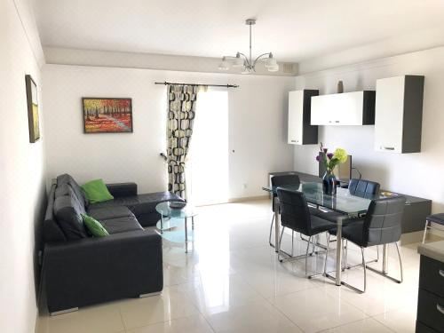 Savoy Apartment with Sea View