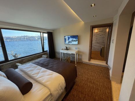 Weingart Seaside Hotel