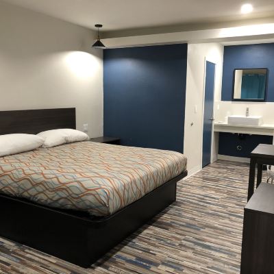 Single Room, 1 King Bed, Kitchenette Tradewinds Motel Promo Code