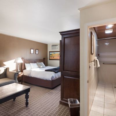 Signature Room, 1 King Bed, Disability Access The Inn at Tomichi Village Promo Code