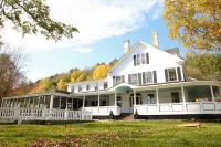 The Stowe Village Inn Hotel a 