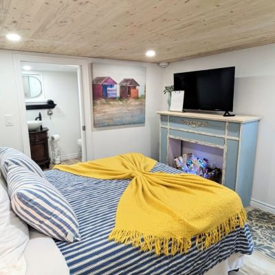 Blue Water Hideaway - Dog Friendly - Ceiling Height 6.4 Bayfield Boutique B&B Promo Code