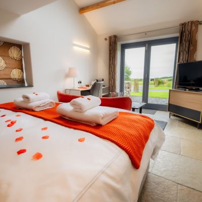 Luxury Suite, Ensuite ("Stone") 1692 Wasdale Promo Code