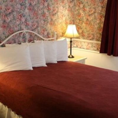 Farmhouse Suite, 2 Queen & 2 Single Beds (Not A Caboose) Red Caboose Motel & Restaurant Promo Code
