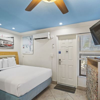 Roadside Efficiency Suite, 1 Queen Bed Plaza Beach Hotel - Beachfront Resort Promo Code