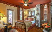 Cedar House Inn