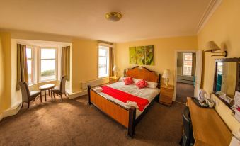 The Savoy Hotel - Housity