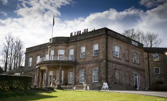 Wood Hall Hotel & Spa - Housity