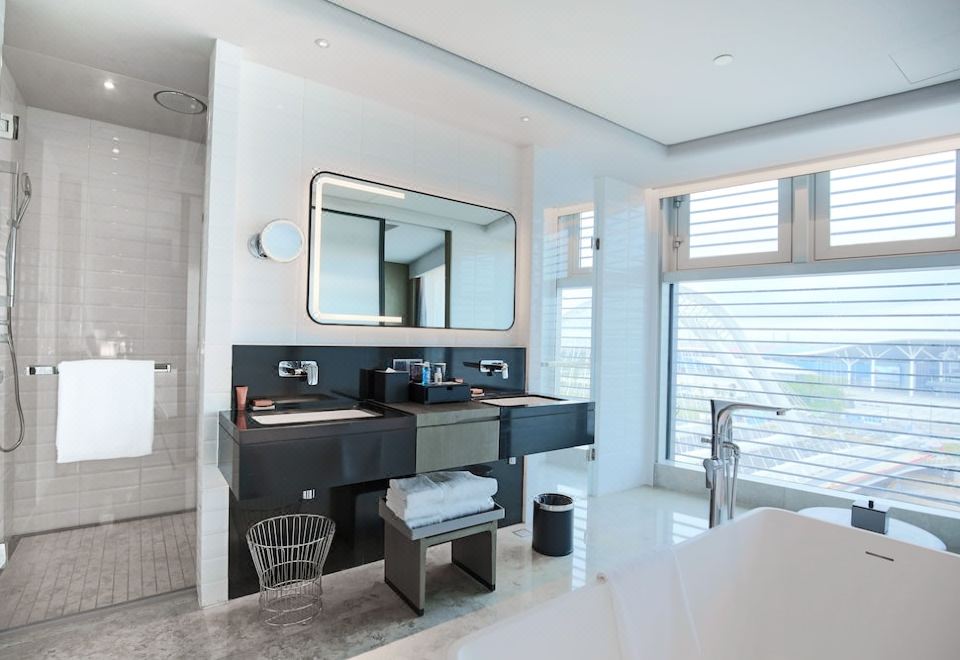 單臥大床套房（帶起居室）