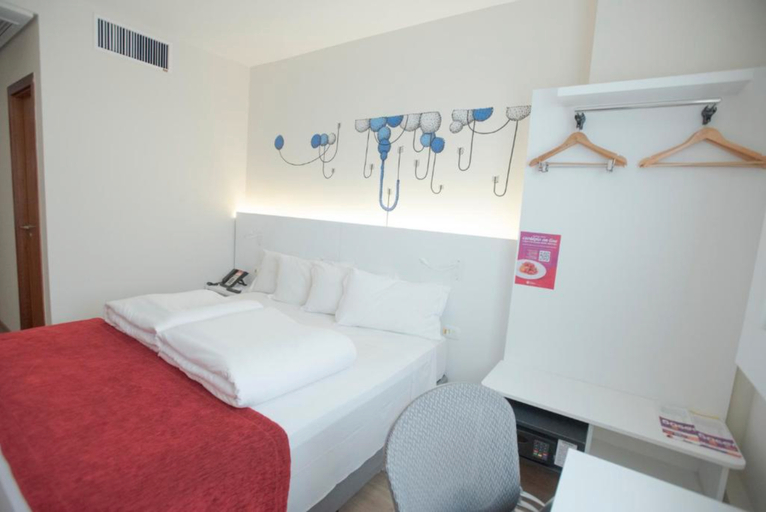 标准双人房（1张大床）