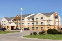 Baymont by Wyndham Salina Hotels in 