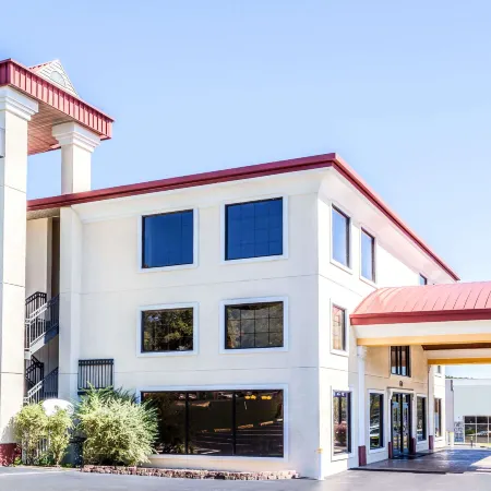 Days Inn by Wyndham Dalton