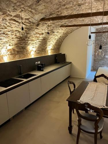 带露台一室公寓