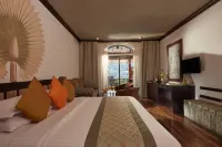 Earl's Regency Hotel