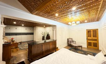 Tree of Life Lakeside Cottage, Srinagar - Housity