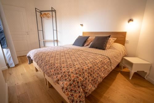 Appartement Cosy en c?ur de Bourg Two-Bedroom Apartment