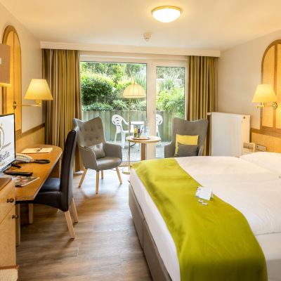 Standard Double Room, 2 Twin Beds, Patio Akzent Hotel Berlin Promo Code